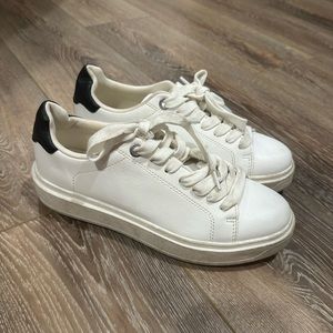 Steve Madden Women’s Size 8 White Sneakers